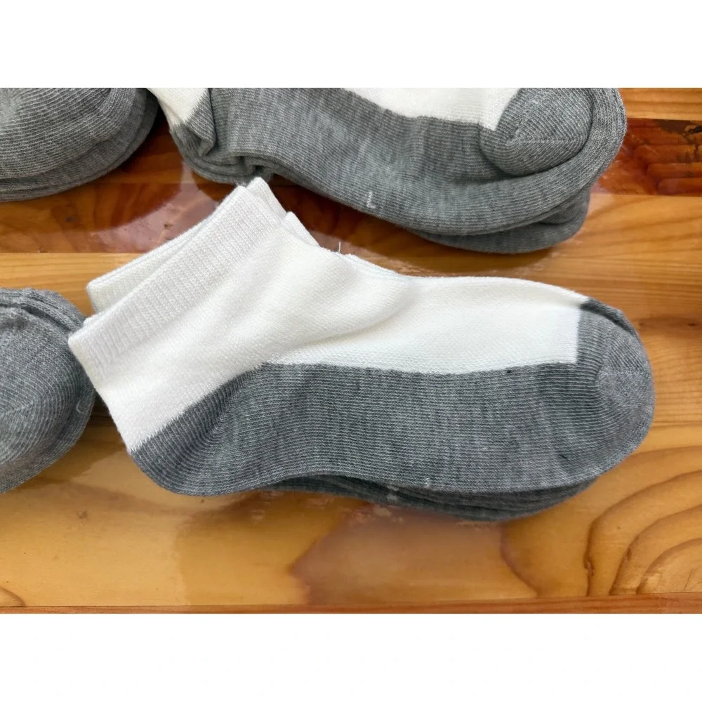 Youth Socks – Grey & White – 16 Pairs – New – Unisex (Ages 6–8)